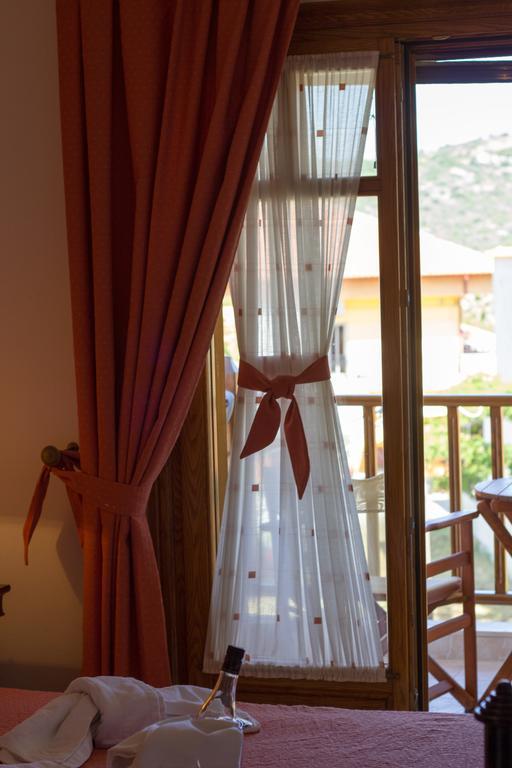 Hotel Ismini Amoliani Rum bild
