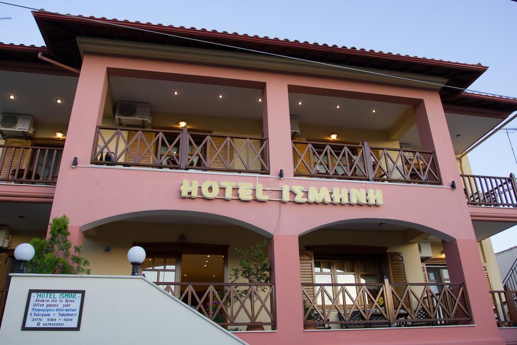 Hotel Ismini Amoliani Exteriör bild